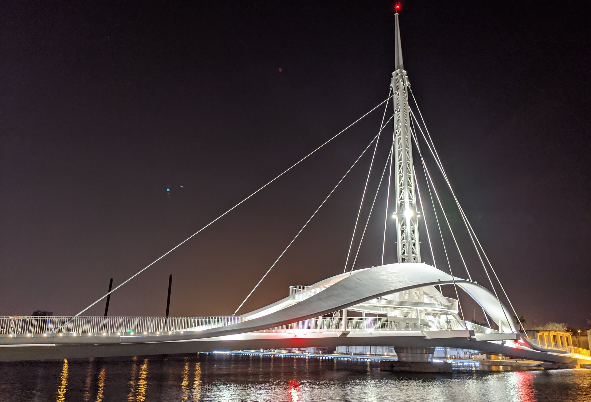 高雄大港橋